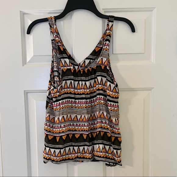 Bee Stitched button up tank, size small - Picture 2 of 2